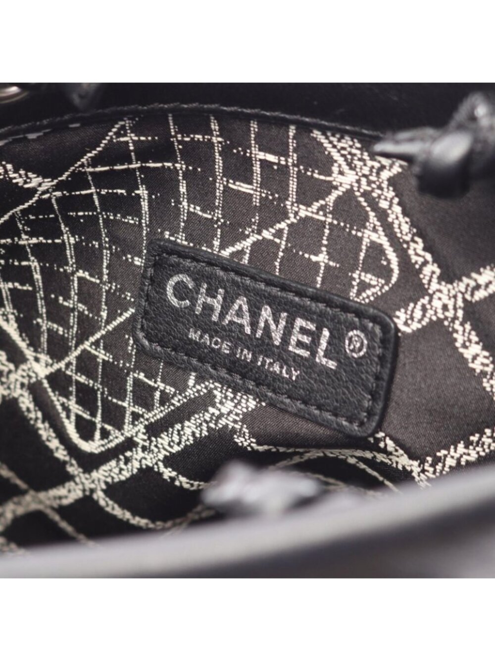 Chanel Tote Essential PM Black Leather Mini - Picture 4 of 9